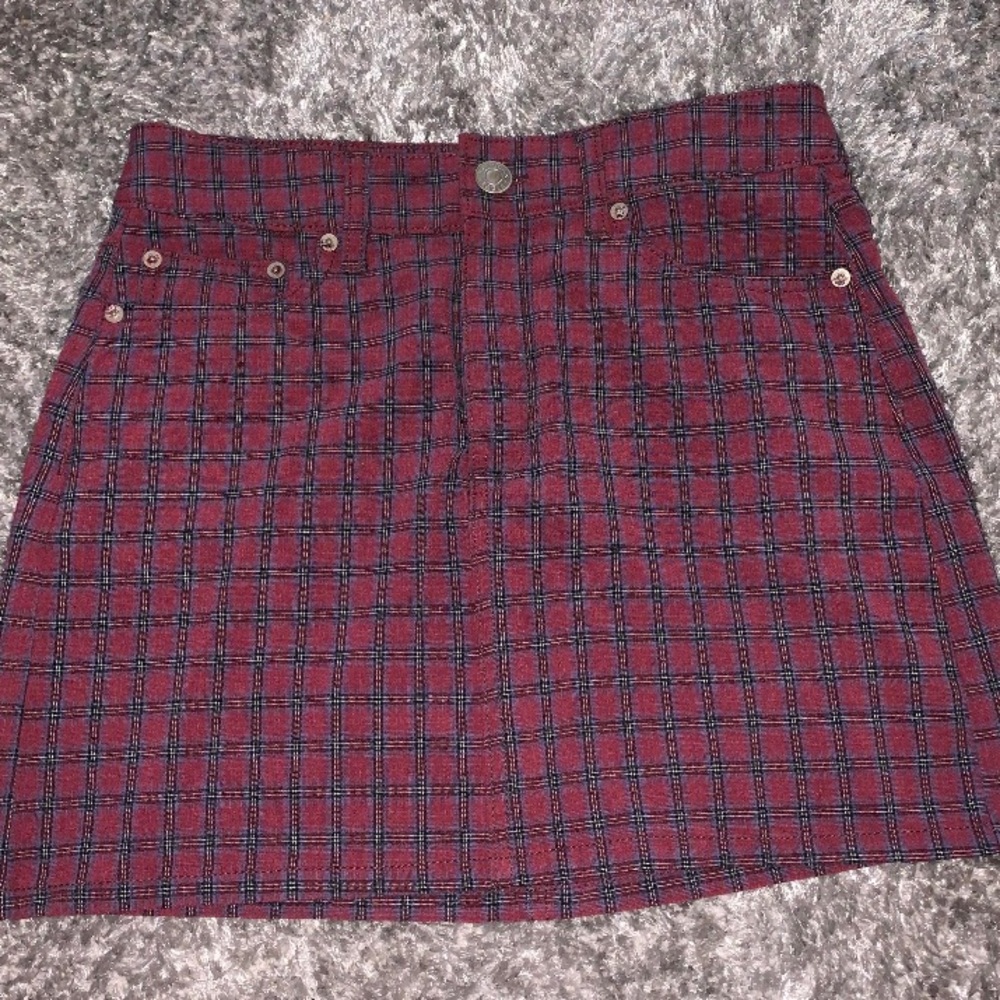 AE skirt